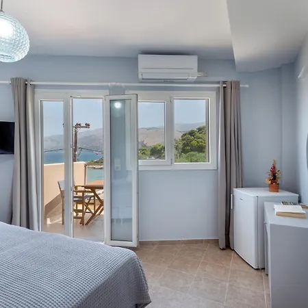 Egialion Iqia Lägenhet *