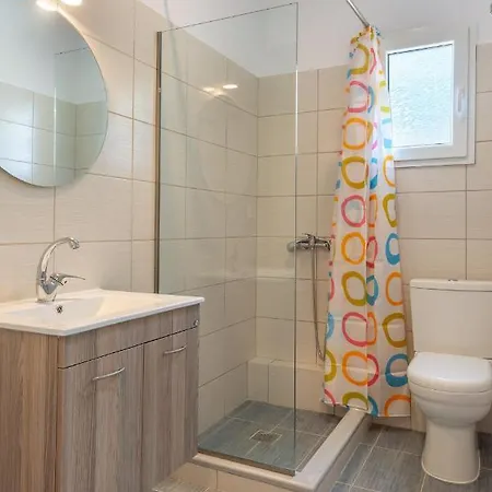 Egialion Iqia Lägenhet *