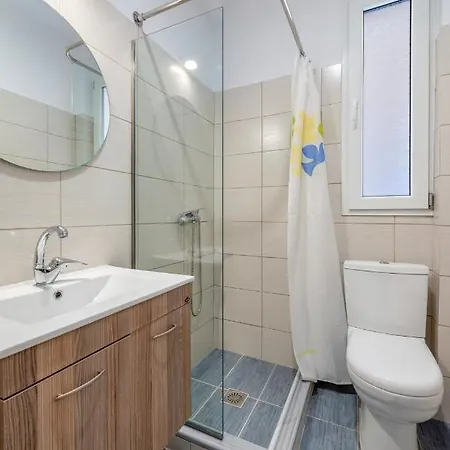 Egialion Iqia Lägenhet *