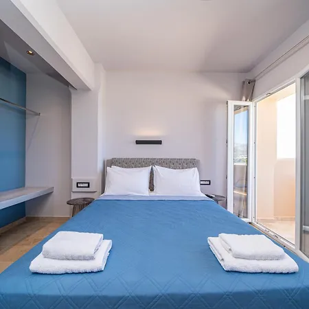 Egialion Iqia Apartment
