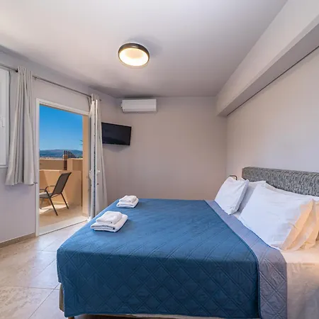 Egialion Iqia Apartment