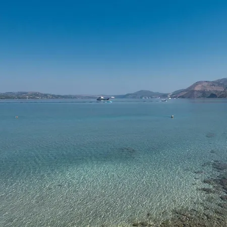 Egialion Iqia Apartament *