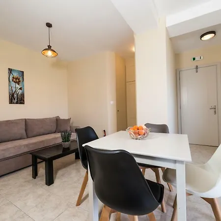 Lägenhet Egialion Iqia *