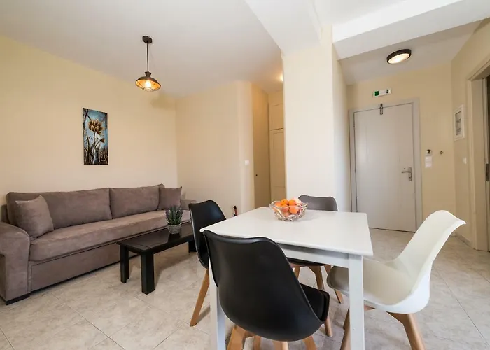 Apartment Egialion Iqia *