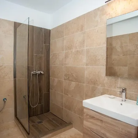 Egialion Iqia Apartment